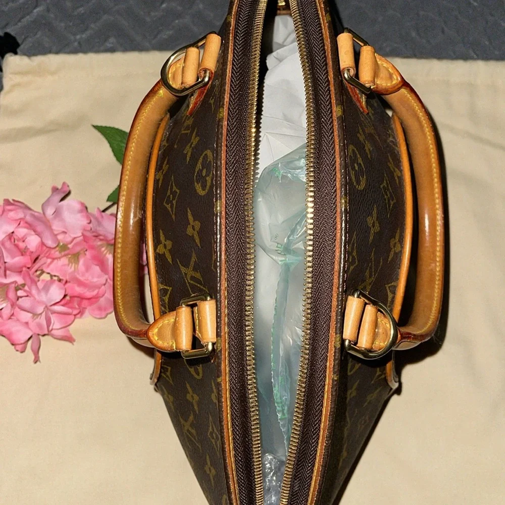 Preloved Louis Vuitton logos Ellipsi monogram hand bag great condition - Picture 10 of 15